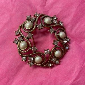 Monet faux pearl pin